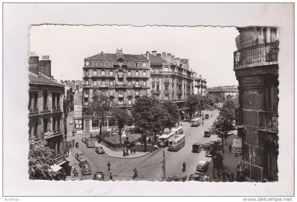 CPM PHOTO DPT 42 ST ETIENNE, AV DE LA LIBERATION ET SQUARE MASSENET - Saint Etienne