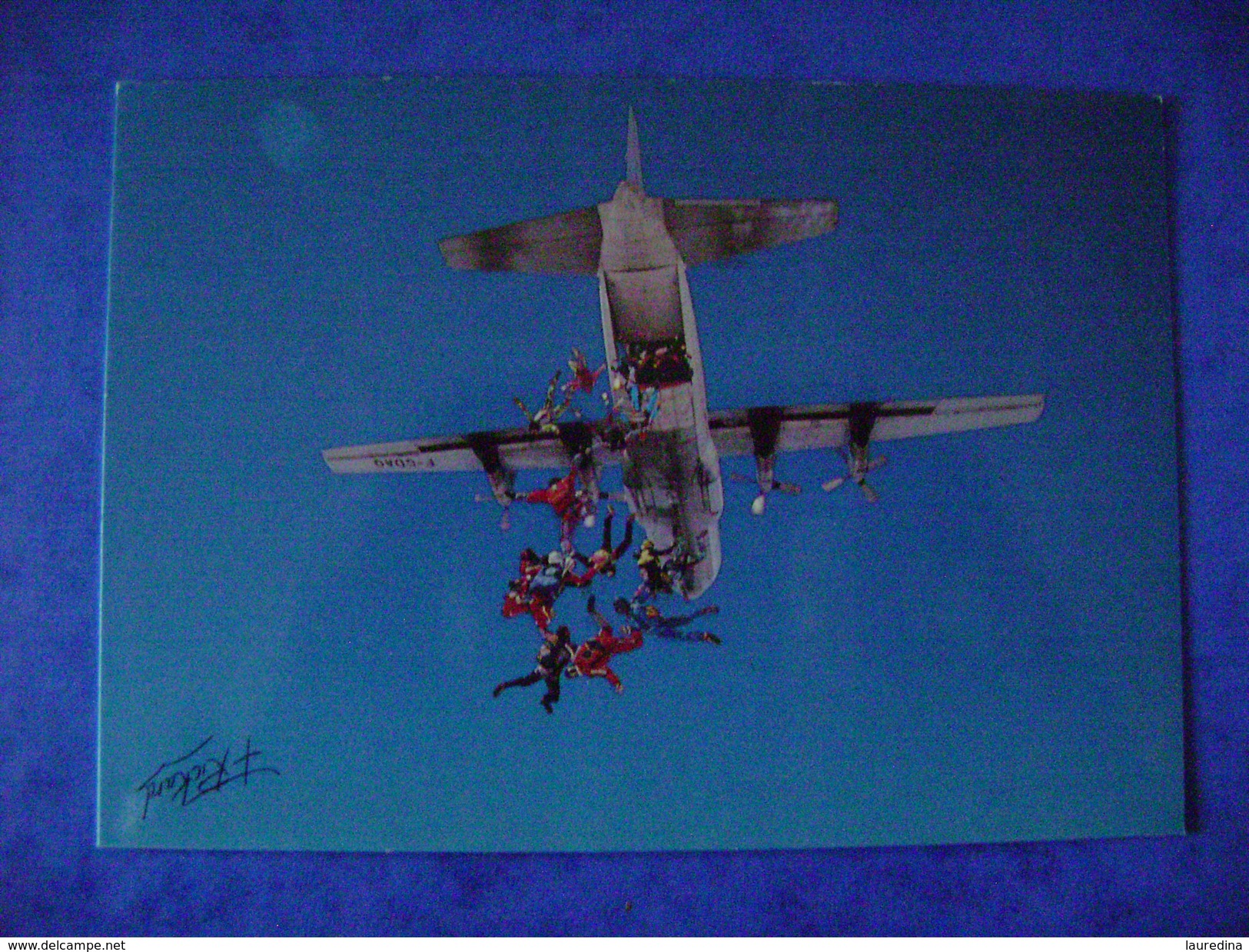 CPM SPORTS - PARACHUTISME -  PHOTO DE F. RICKARD - Paracadutismo