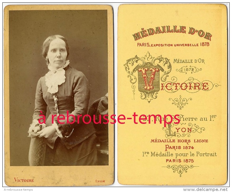 CDV Beau Cliché De Femme-vers 1880- Photo Victoire à Lyon - Anciennes (Av. 1900)