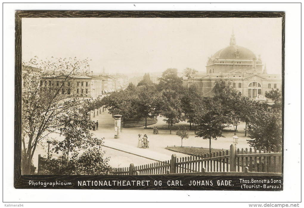 NORVÈGE / NORGE / CHRISTIANA / NATIONALTHEATRET  OG  CARL  JOHANS  GADE ( Colonne MORRIS ) / Photographicum, Vers 1890 - Norvège