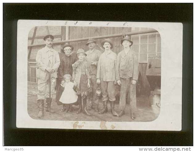 Carte Photo Strassfurt Groupe De Mineurs Nommés , En 1917 Localisation Au Dos - Stassfurt