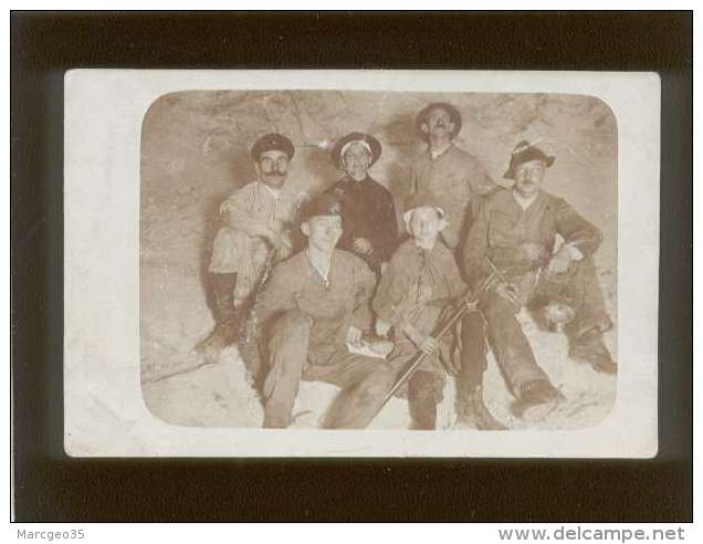 Carte Photo Strassfurt Groupe De Mineurs Dans La Galerie De La Mine , En 1917 Localisation Au Dos - Stassfurt