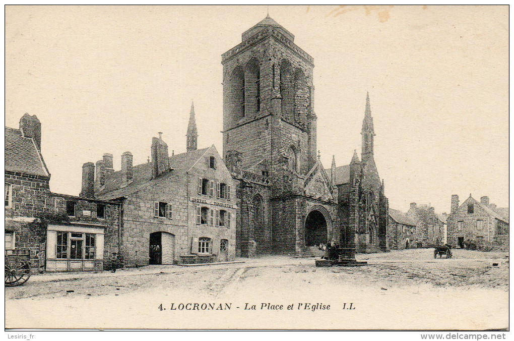 CPA - LOCRONAN - LA PLACE ET L'EGLISE - 4 - I. L. - T. B. E. - - Locronan