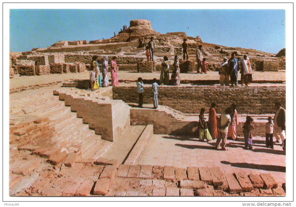 Pakistan-Prehistoric Remains At MOENJODARO Show The Great Stupa (animée) ,cpm N° 20  éd Venus Agency - Pakistan