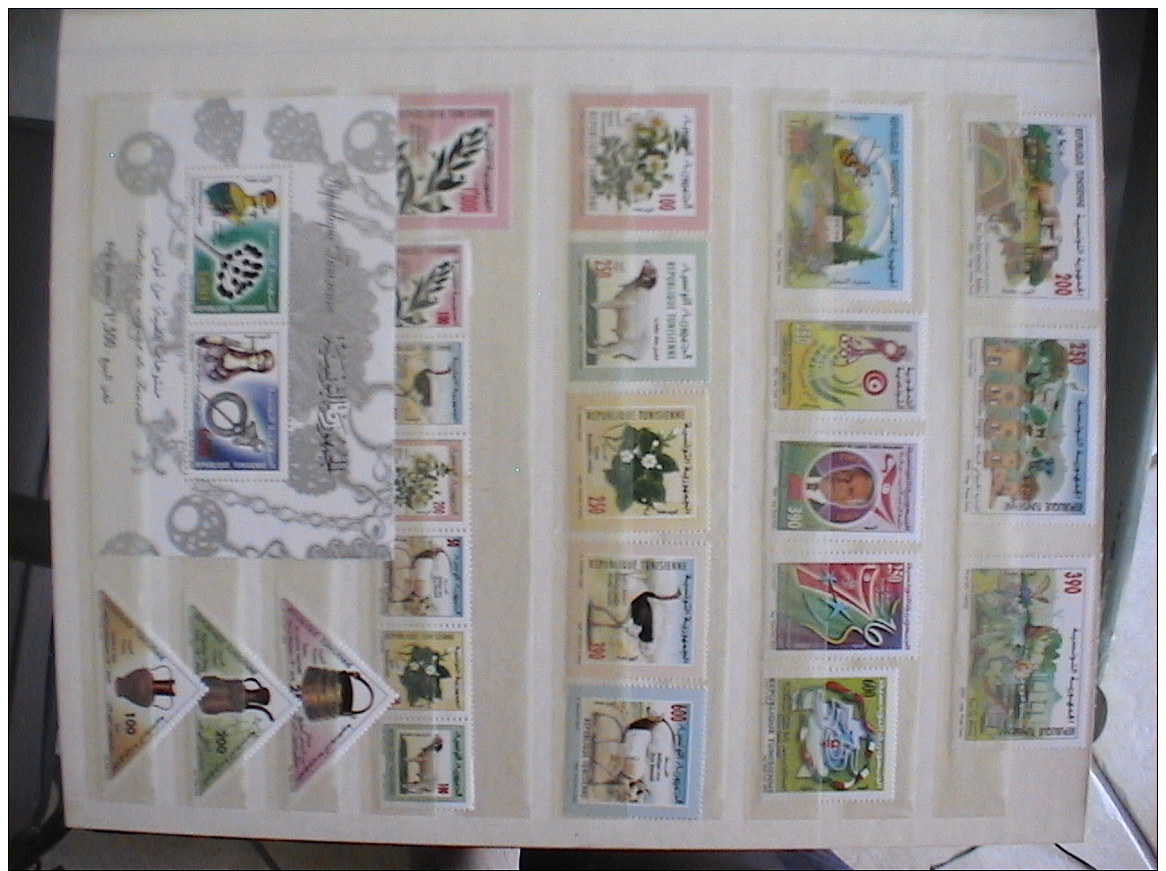 K Collection République Tunisienne  blocs, carnets et timbres **. A saisir !!!