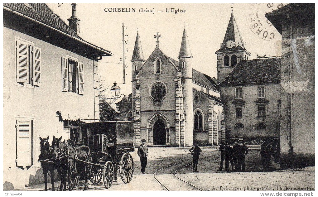 67Aa    38 Corbelin L ´église Corbillard Attelage (vue Pas Courante) - Corbelin