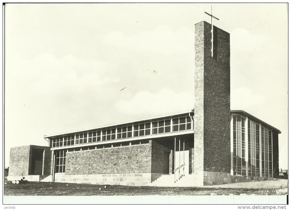 Les Trixhes (Flémalle - Haute) -- Eglise.    (2 Scans) - Flémalle