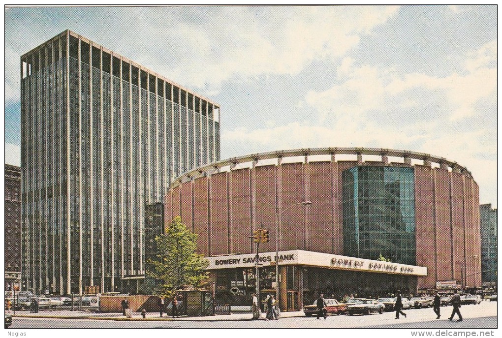 NEW YORK CITY - MADISON SQUARE GARDEN CENTER - PENNESYLVANIA PLAZA - TRES BELLE CARTE PHOTO COULEUR, ANIMEE, 2 SCANNS - - Plaatsen & Squares