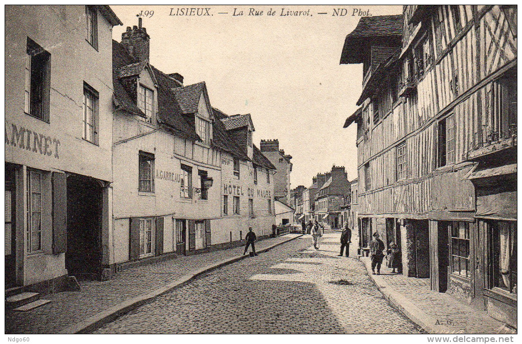 Lisieux - La Rue De Livarot - Lisieux