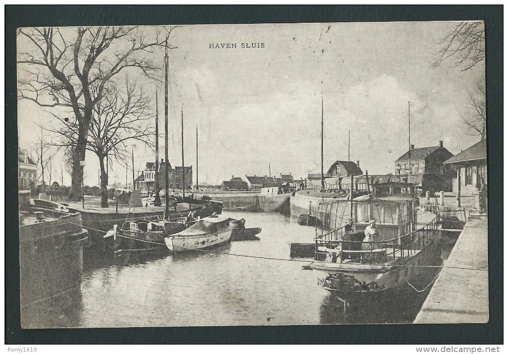 Haven Sluis. Belle Vue Animée. Bateaux à Quai. 2 Scans. - Sluis