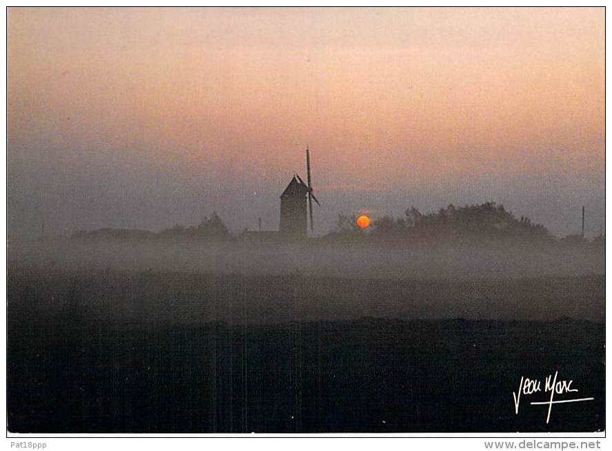 MOULINS A VENT - FRANCE - Windmill Windmühle Windmollen - Petit Lot De 2 CPSM : Moulin Au Lever Du Jour ... - Windmills