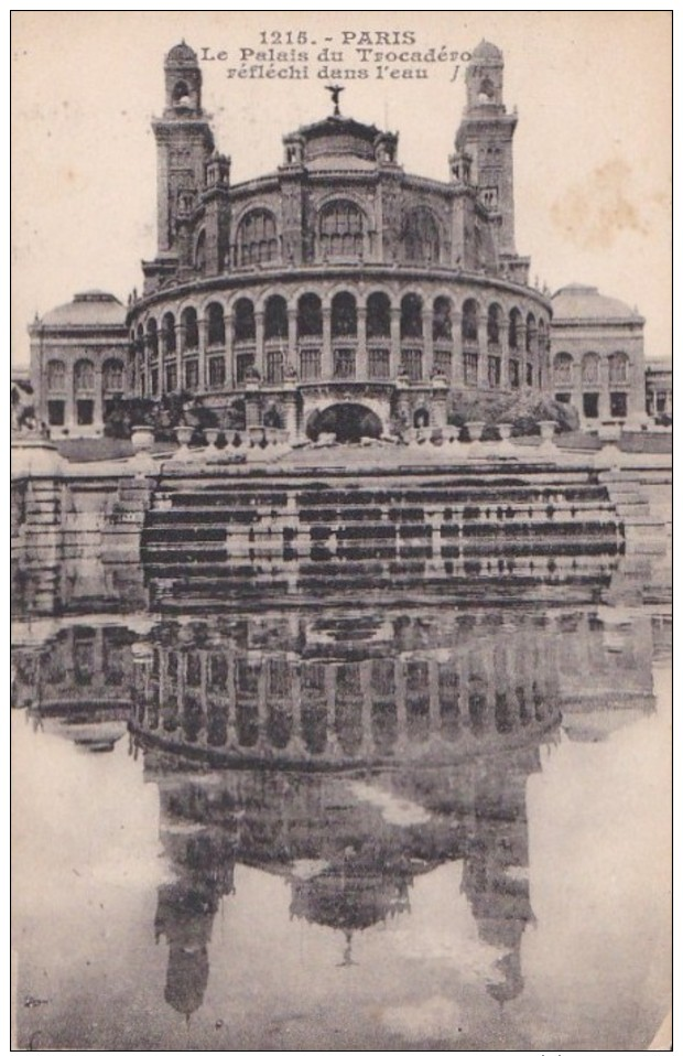 PARIS XVI  Belle CPA  Vue Artistique Sur Le PALAIS Du TROCADERO Réfléchi Dans L' EAU - Arrondissement: 16