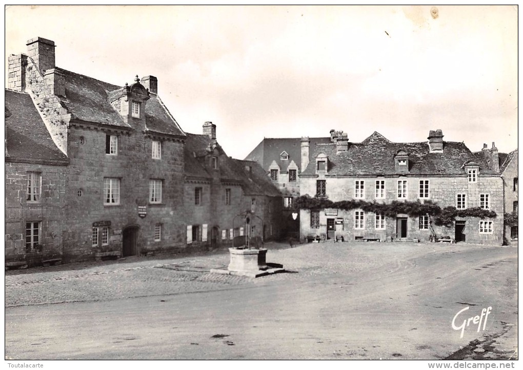 CPSM 29  LOCRONAN LA PLACE ET LE VIEIL HOTEL SAINT RONAN   Grand Format 15 X 10,5 - Locronan