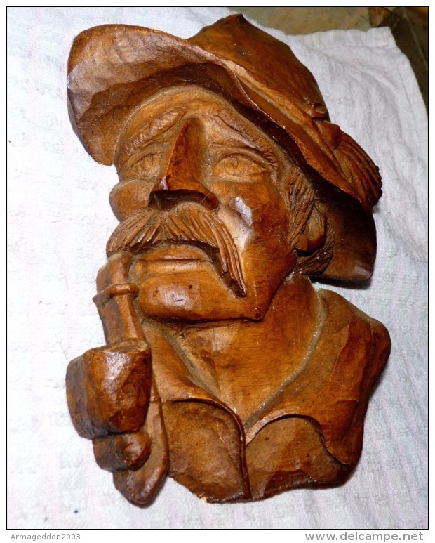 SCULPTURE A ACCROCHER EN BOIS TÈTE Portrait De VIEL HOMME A LA PIPE TBE - Holz