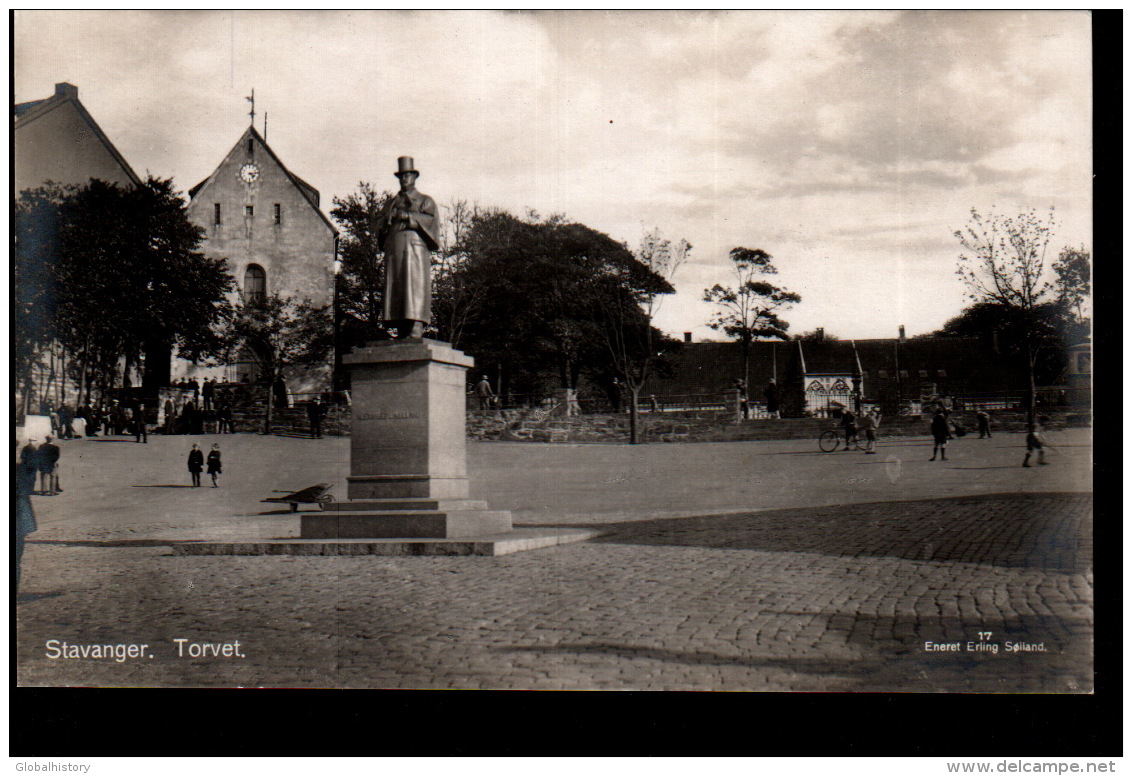 DC1922 - NORWAY - STAVANGER - TORVET - STATUE - Norvège