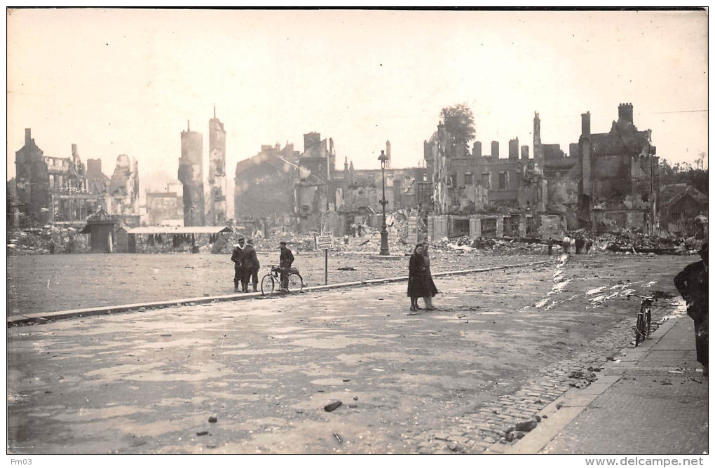 Lisieux Carte Photo Place Thiers Ruines Guerre 1944 - Lisieux