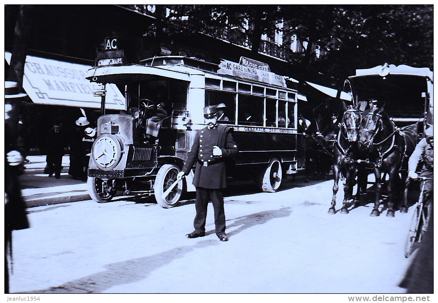 PARIS 1900 CIRCULATION BUS MERCEDES - Petits Métiers à Paris