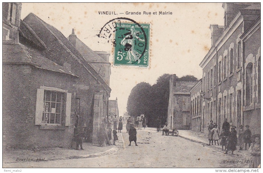 CARTE POSTALE  VINEUIL 41   Grande Rue Et Mairie - Autres & Non Classés