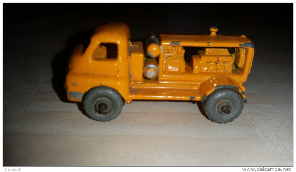 MATCHBOX ENGLAND MOKO LESNEY No.28a BEDFORD 'S' TYPE COMPRESSOR TRUCK - Trucks, Buses & Construction