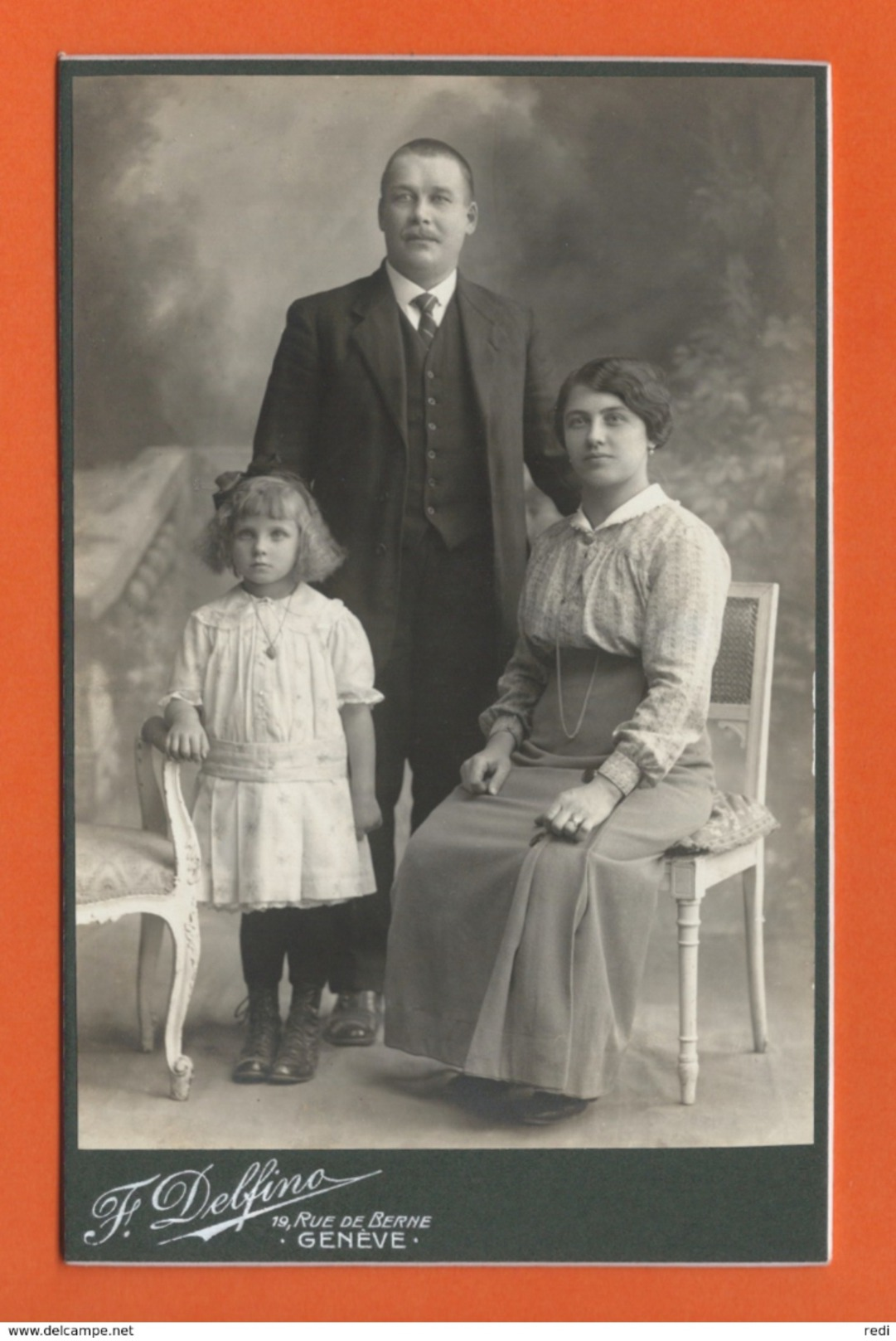 GENÈVE - Photographie, F. Delfino GENÈVE - SUISSE - SCHWEIZ - Personnes Anonymes