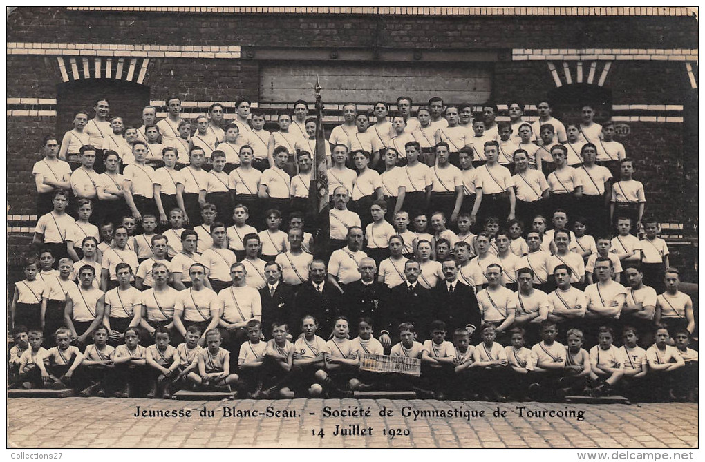 59-TOURCOING- CARTE PHOTO- JEUNESSE DU BLAN-SEAU, SOCIETE DE GYMNASTIQUE DE TOURCOING 14 JUILLET 1920 - Tourcoing