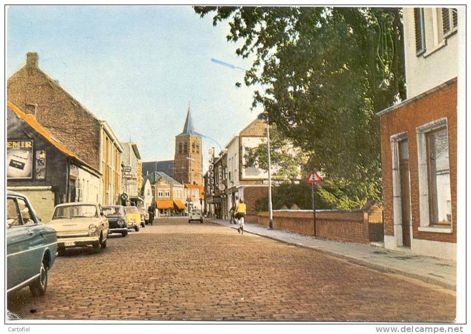 LOMMEL-KERKSTRAAT-AUTO´S- AUTO-SIMCA-FORD- ZIE  2 SCANS - Lommel