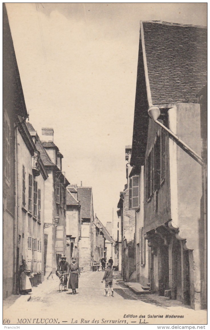 CPA - Montluçon - La Rue Des Serruriers - Montlucon