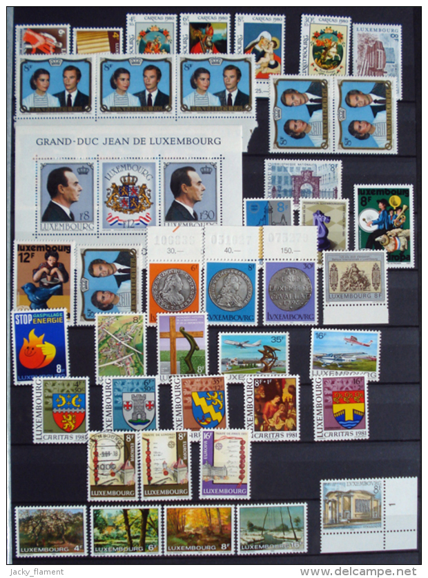 Luxembourg - Collection 1977 à 2006 + Quelques Séries Et Timbres Antérieurs - Colecciones