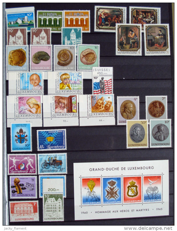 Luxembourg - collection 1977 à 2006 + quelques séries et timbres antérieurs