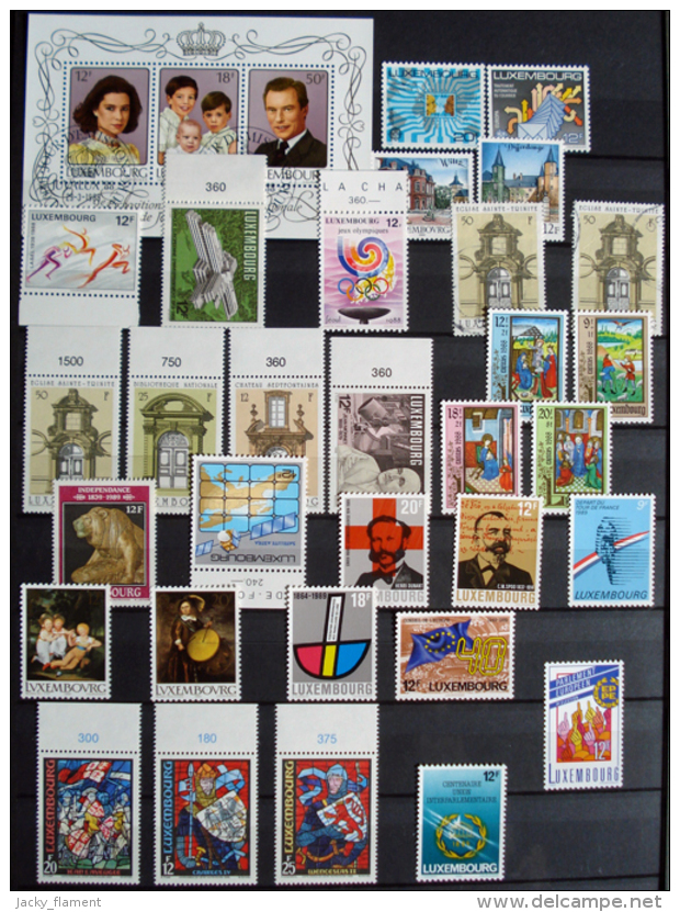 Luxembourg - collection 1977 à 2006 + quelques séries et timbres antérieurs