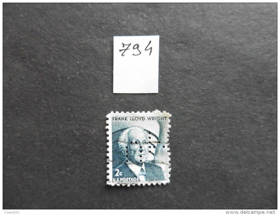Etats-Unis :Perfins :timbre N°794  Perforé   U M  Oblitéré - Zähnungen (Perfins)