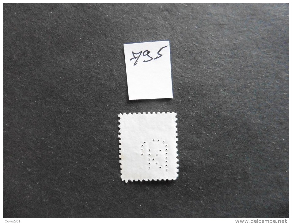 Etats-Unis :Perfins :timbre N°795   Perforé   K   Oblitéré - Zähnungen (Perfins)