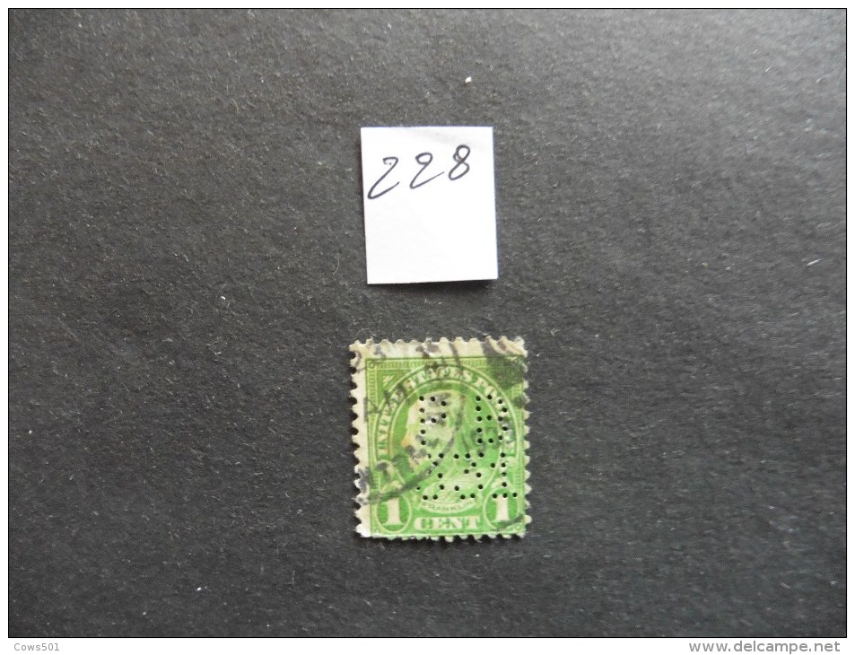 Etats-Unis :Perfins :timbre N° 228   Perforé   P B 331   Oblitéré - Zähnungen (Perfins)