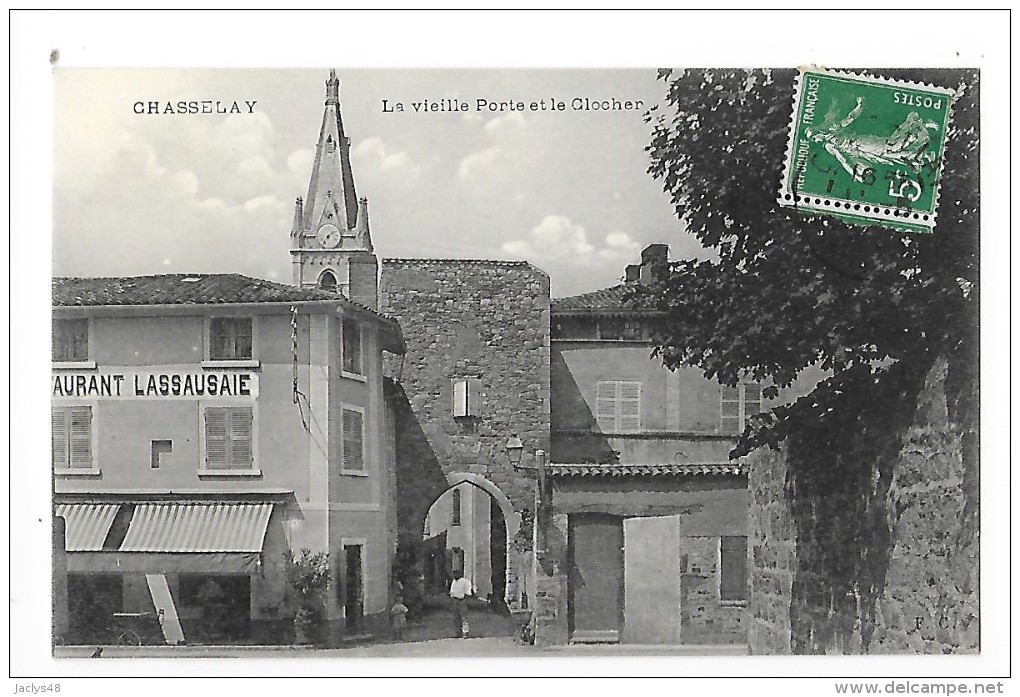 CHASSELAY  (cpa 69) La Vieille Porte Et Le Clocher - Restaurant LASSAUSAIE En 1912 -  -   ## RARE ##    - L 1 - Lamure Sur Azergues