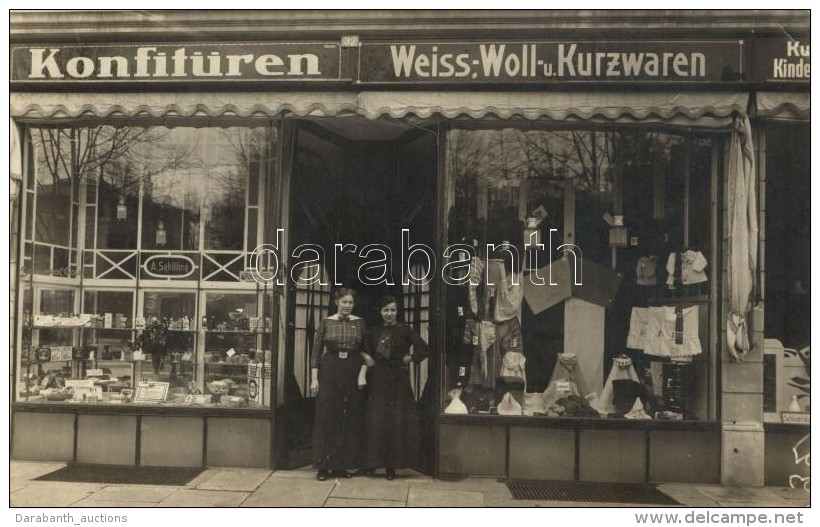 ** T2/T3 Hamburg, Konfitüren Weiss-, Woll- Und Kurzwaren Von A. Schilling / Clothes Shop, Photo - Ohne Zuordnung