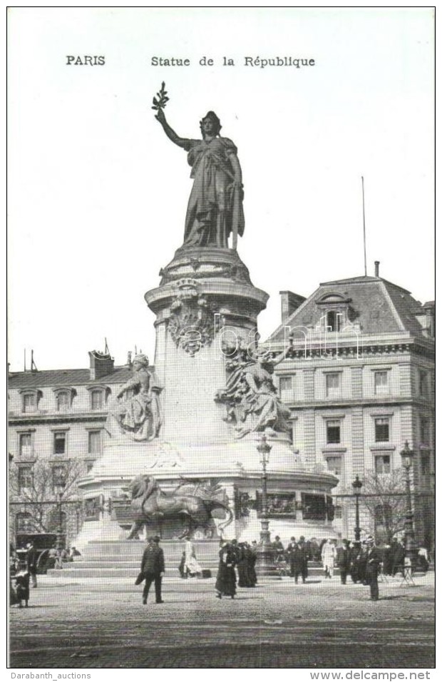 ** Paris, Arc Du Caroussel, Statue De La Republique - 2 Old Postcards - Ohne Zuordnung