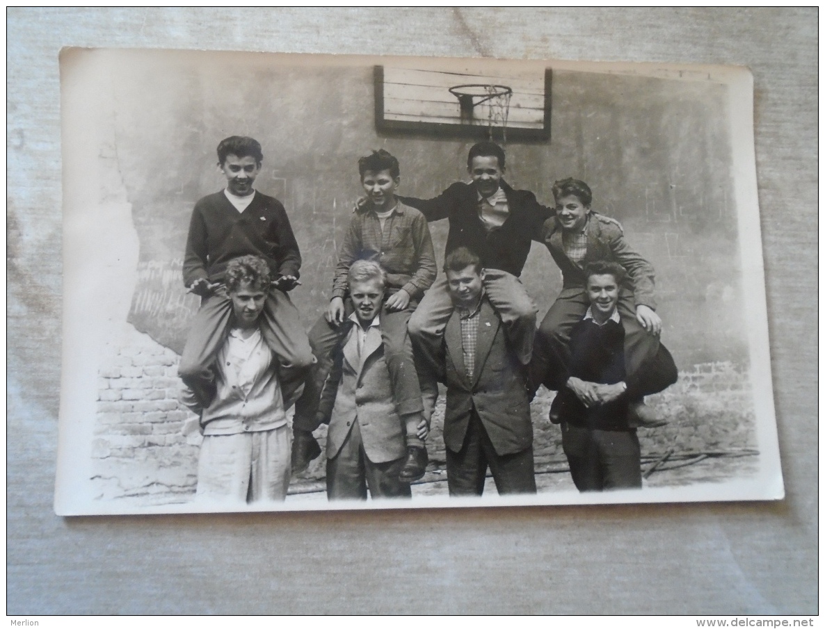 D138487 Hungary  School  Photo   Basketball  Students - Basketball