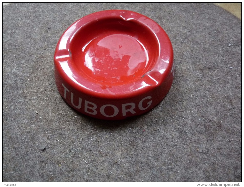 BRASSERIE - CENDRIER  --TUBORG - Tôle émaillée Rouge, Rond, Diamètre 14 Cm,  Métal - Cendriers