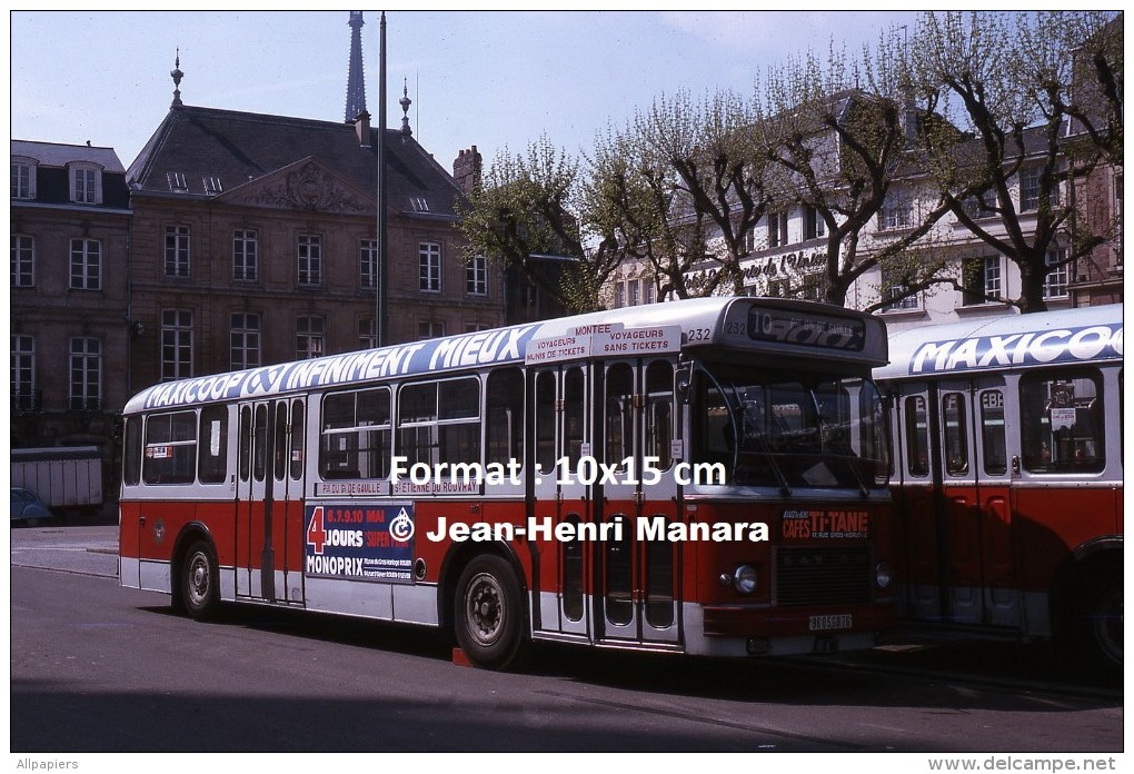 Photographie D´un Ancien Bus Saviem Ligne 10 Pte Gle De Gaulle à Rouen Avec Pubs Monoprix, Cafés Ti-Tane Et Maxicoop - Autres & Non Classés