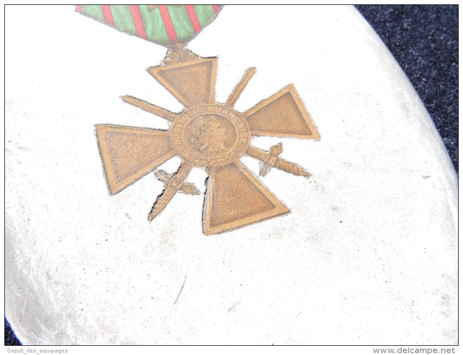 JOLI INHABITUEL MOTIF SOUVENIR CROIX De GUERRE 1914-1918 à Voir  !!! - France