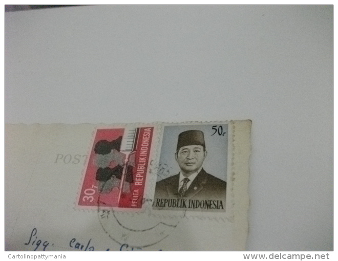 STORIA POSTALE FRANCOBOLLO COMMEMORATIVO INDONESIA LA PREPARAZIONE PER LO SCONTRO TRA GALLI COSTUME - Indonésie