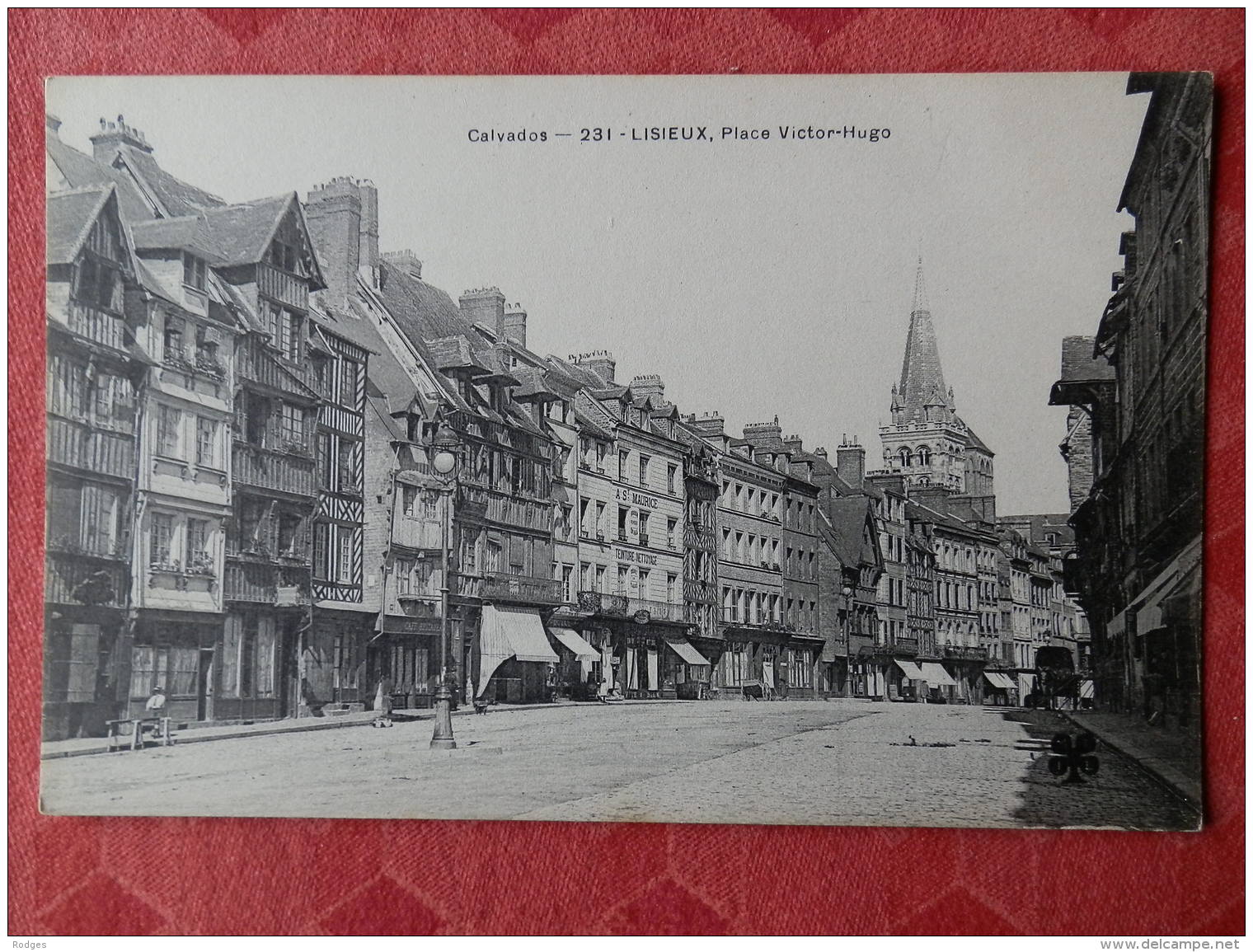 Dep 14 , Cpa LISIEUX , 231 , Place Victor Hugo (08V355) - Lisieux