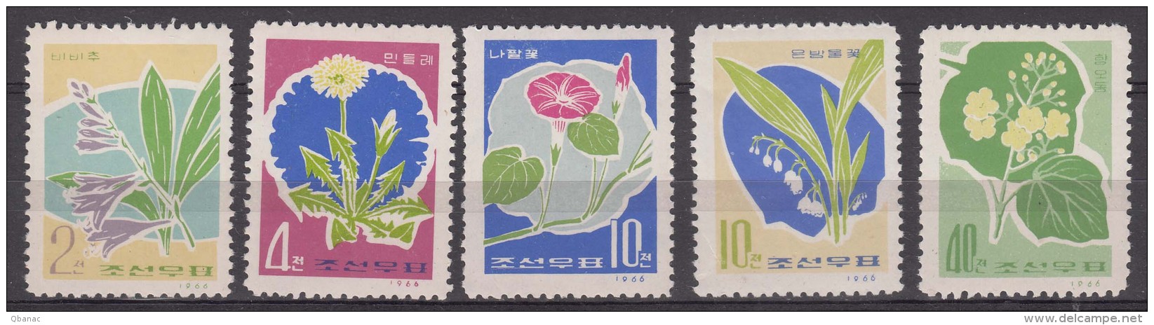 North Korea Flowers 1966 Mi#671-675 Mint Never Hinged - Korea, North