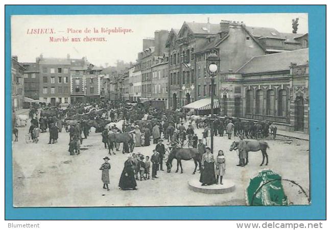 CPA Marché Aux Chevaux Place De La République LISIEUX 14 - Lisieux