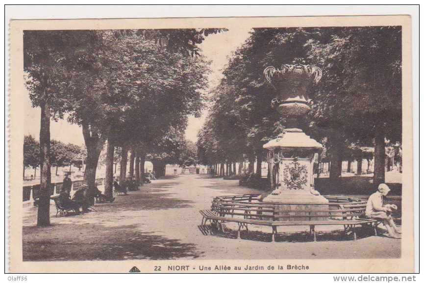 CPA DEUX SEVRES 79 NIORT Une Allée Au Jardin De La Brèche N°22 - Niort