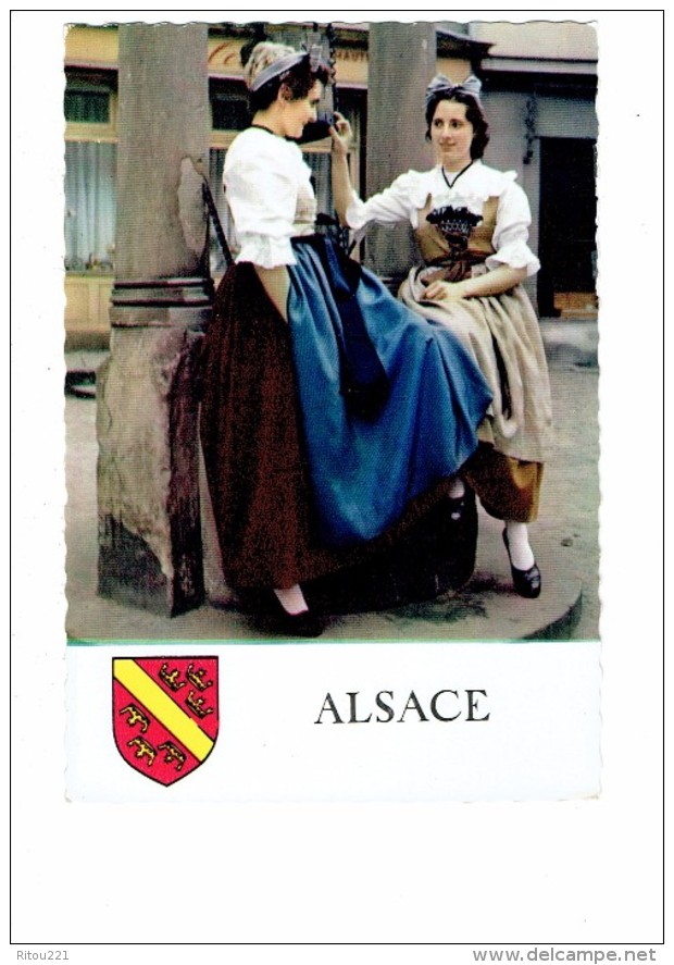 CPsm - Folklore - Costume D'ALSACE - Femme Coiffe Bonnet Alsacienne - Blason - COLMAR MARAÎCHÈRES - Costumes