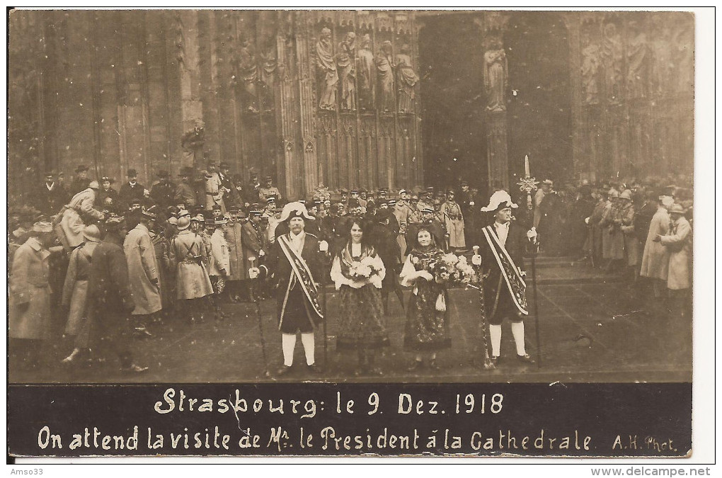 5743. CPA PHOTO 67 STRASBOURG. ON ATTEND LA VISITE DE Mr LE PRESIDENT A LA CATHEDRALE - Strasbourg