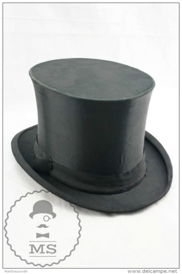 Victorian Gentlemen's Black Silk Top Hat From 1900 Paris World's Fair Exposition - 1900-1940