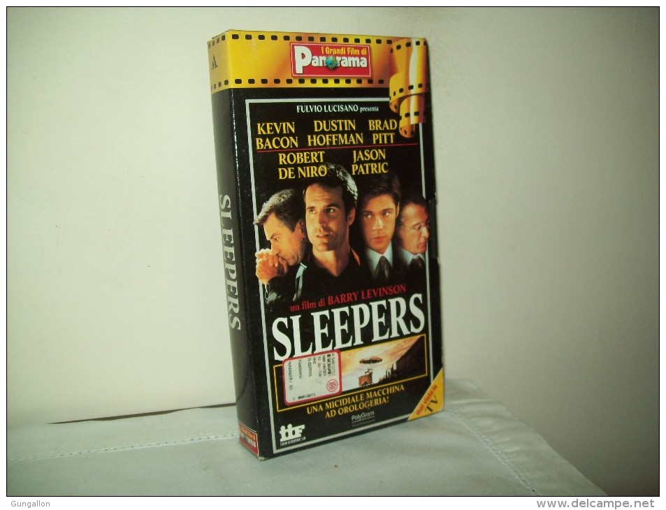 I Granfi Film Di Panorama "Sleepers"  Con Dustin Hoffman, Brad Pitt, Kevin Bacon, Robert De Niro, Jason Patric - Geschiedenis