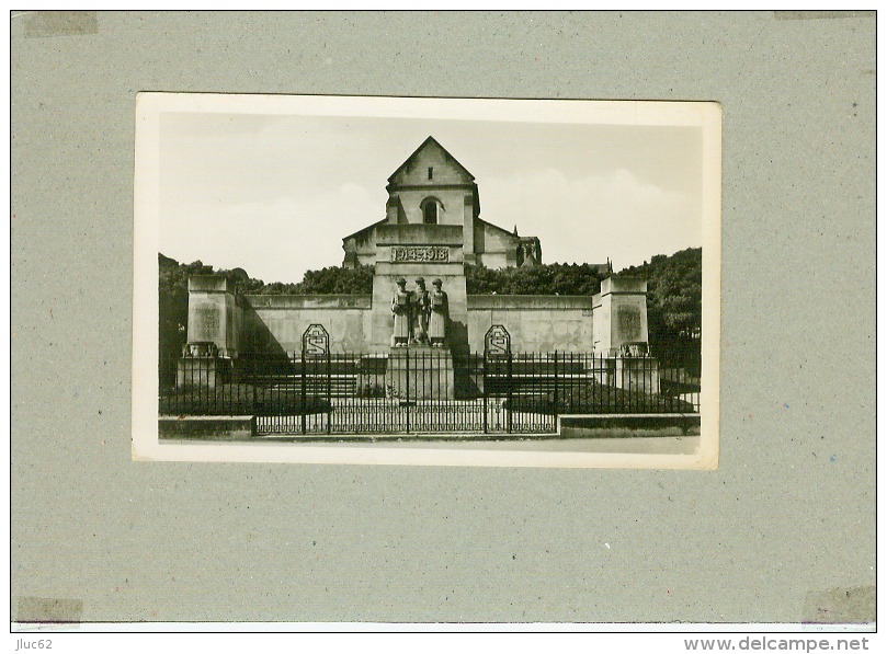 CP.  02.  SOISSONS.  LE  MONUMENT  DES  ANGLAIS - Soissons